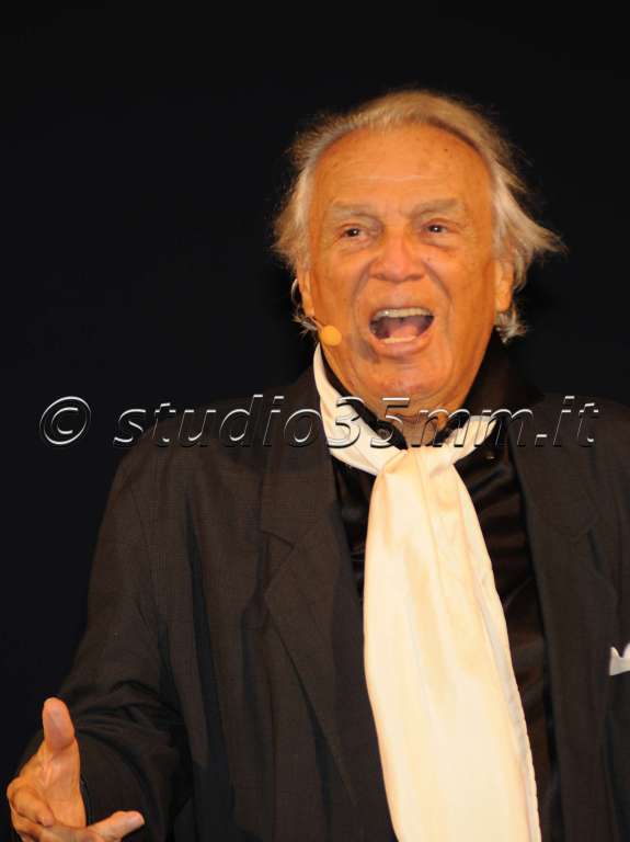 Albertazzi_041wtmkwtmk.jpg