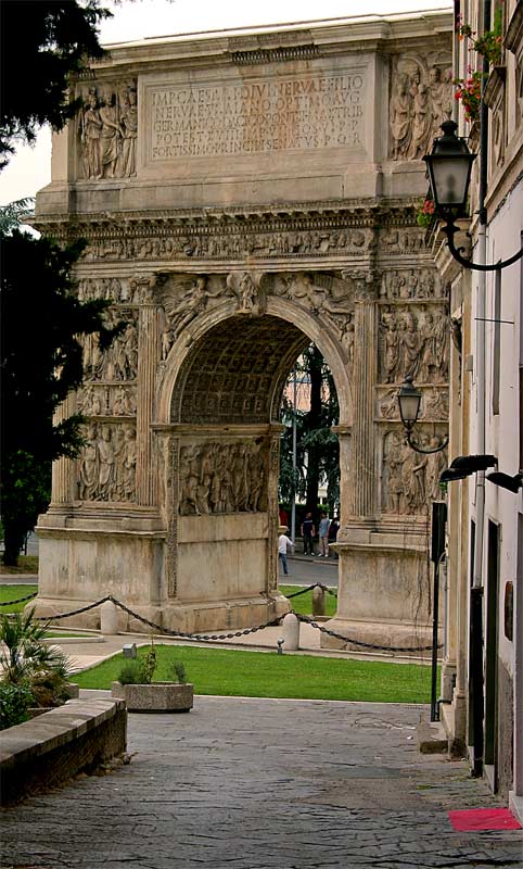 Arco-Traiano2.jpg