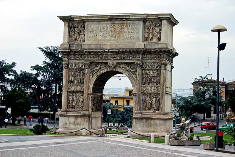 Arco-Traiano.jpg