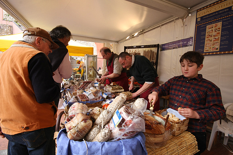 banco dei salumi.jpg