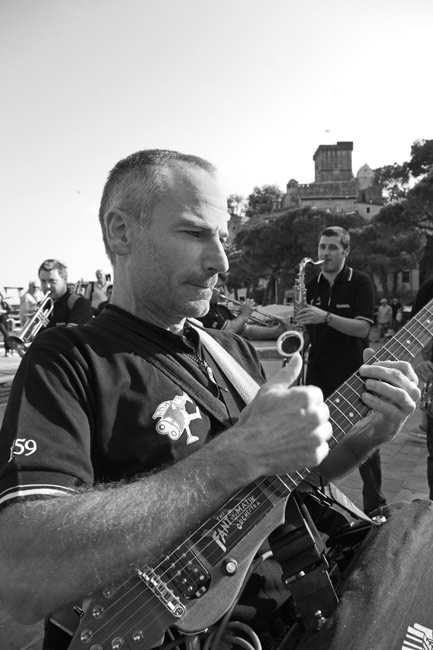 banda4bw.jpg