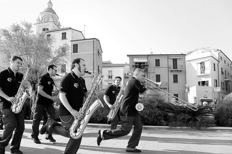 banda6bw.jpg