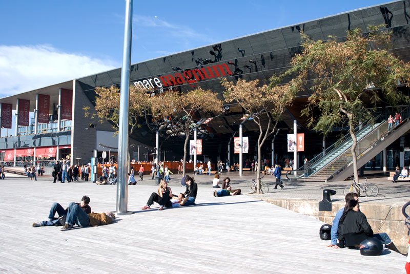 Barcellona Rambla del mar lato sx_modificato-1.jpg