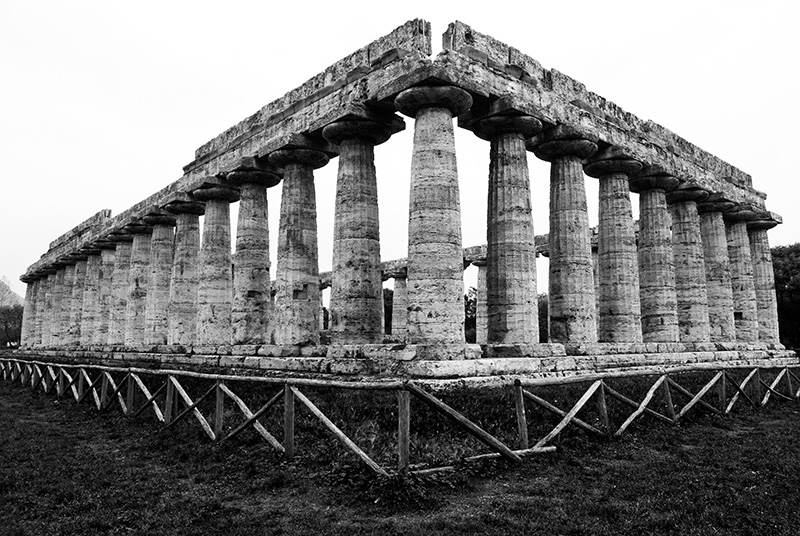 Basilica-di-Paestum-s.jpg