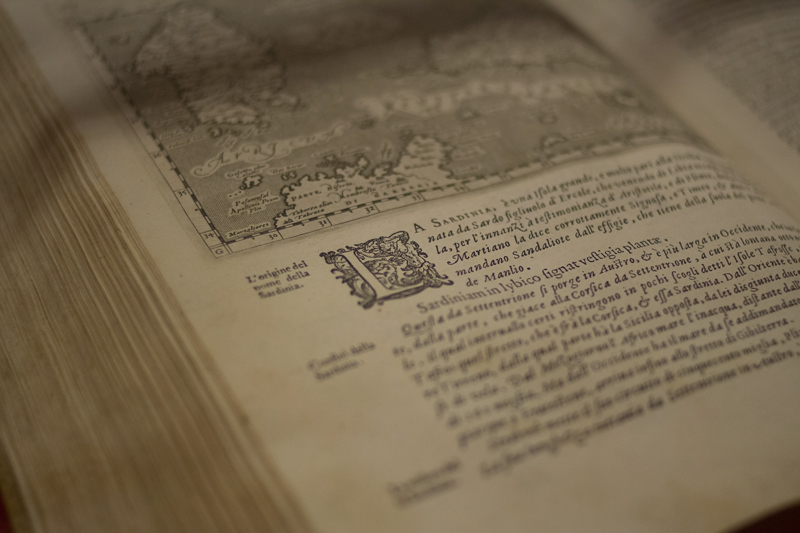 biblio04.jpg