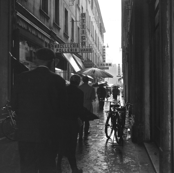 BN-callepistorpioggia.jpg