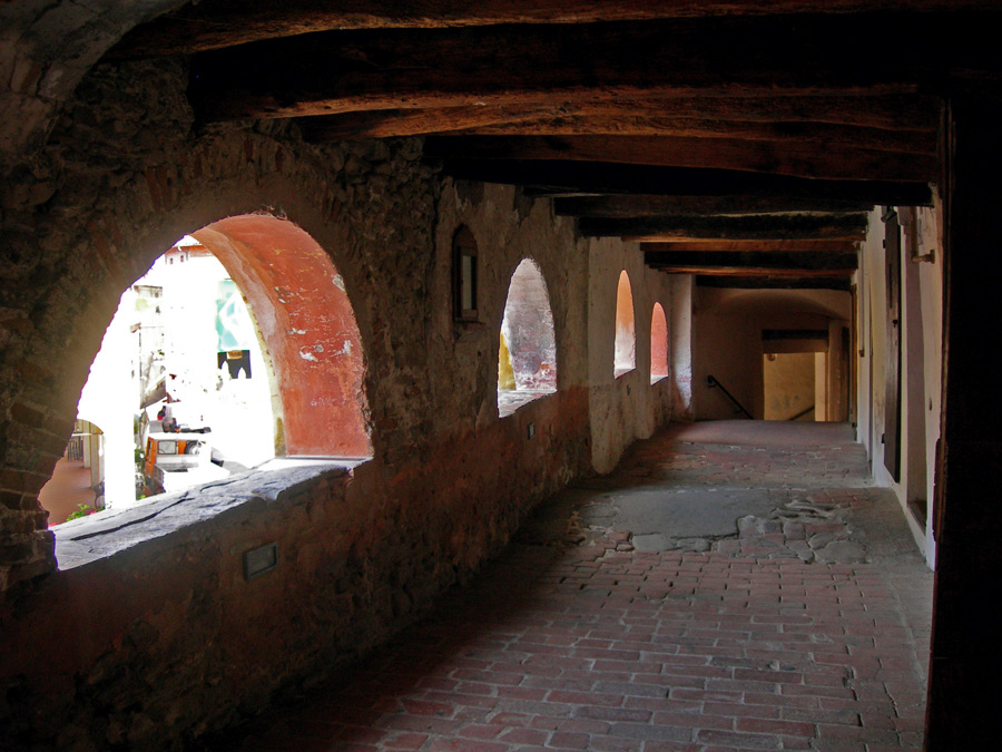 Brisighella-antica-via-degli-asini-via-del-borgo-e-controvia3.jpg