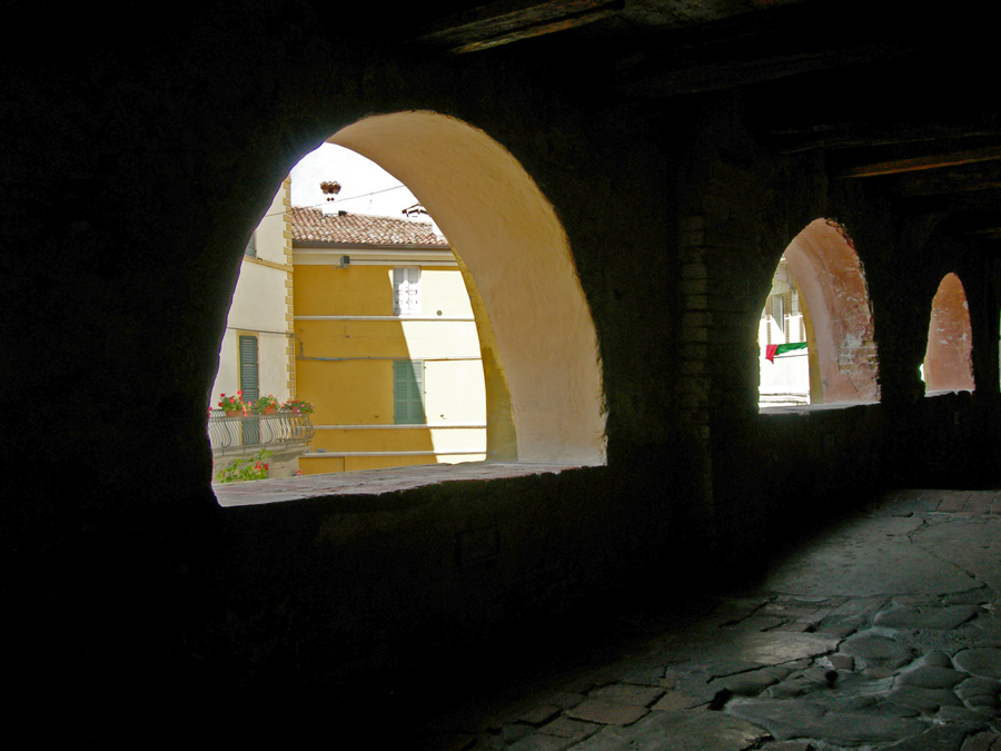 Brisighella-antica-via-degli-asini-via-del-borgo-e-controvia4.jpg