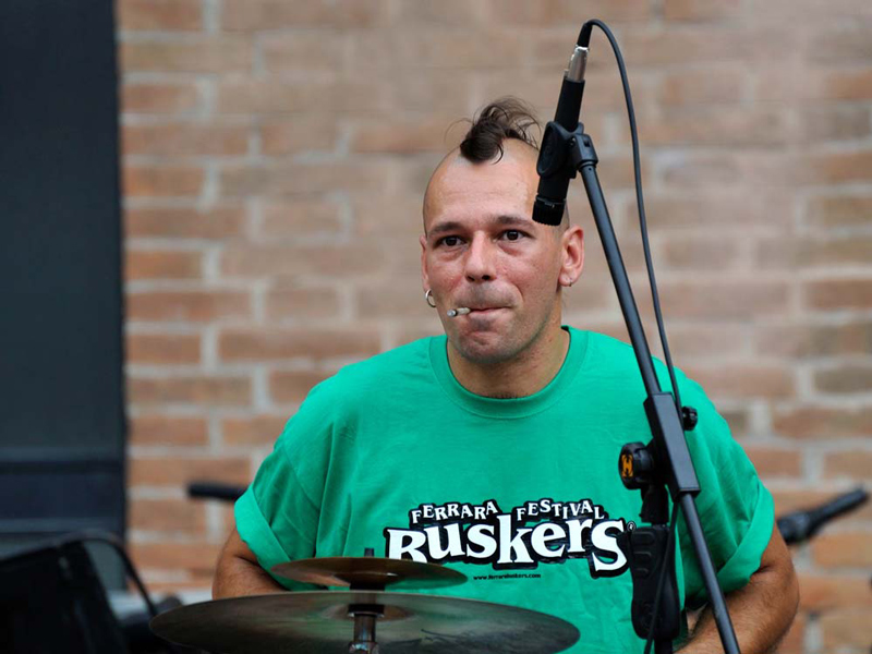 Busker_08.jpg
