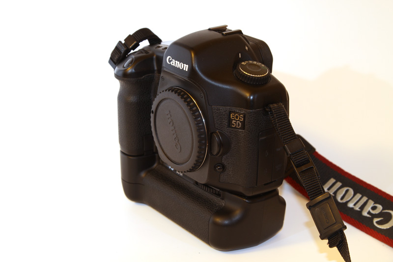 Canon-3quarti.jpg
