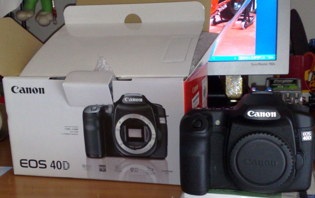 Canon-40D-front.jpg