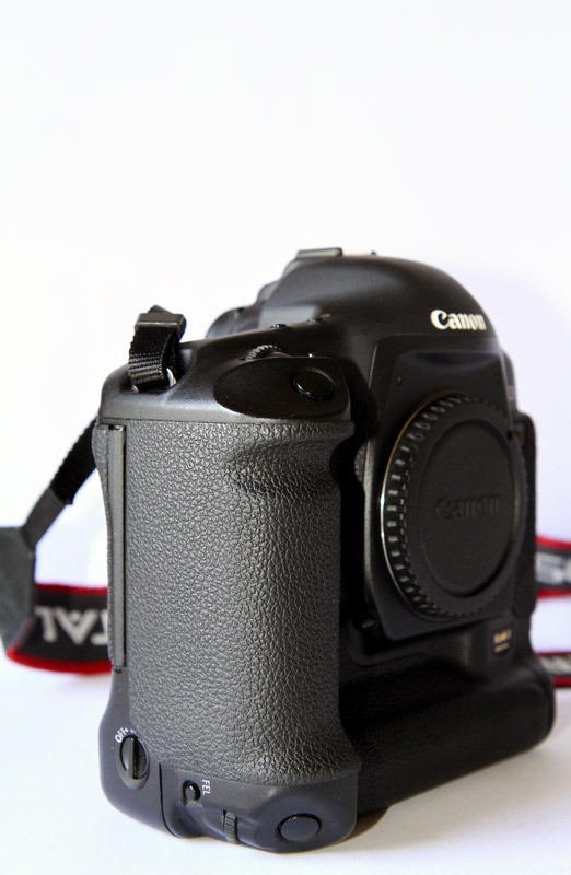 Canon 1DS Mark II (5).jpg