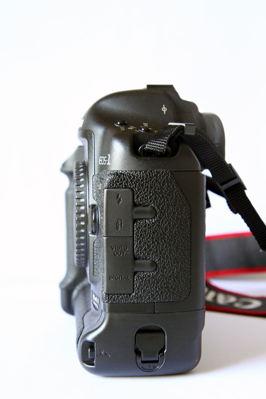 Canon 1DS Mark II (7).jpg