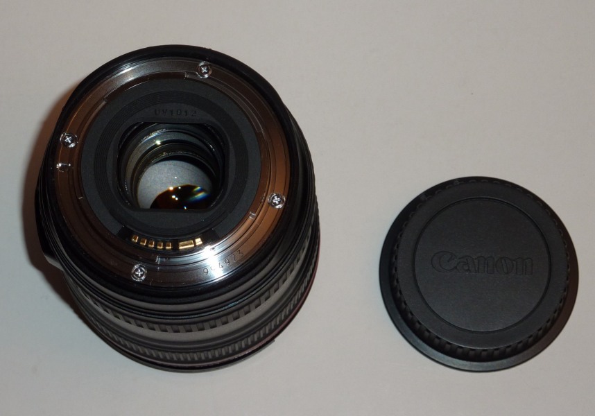 Canon_24-105L_02_small.jpg