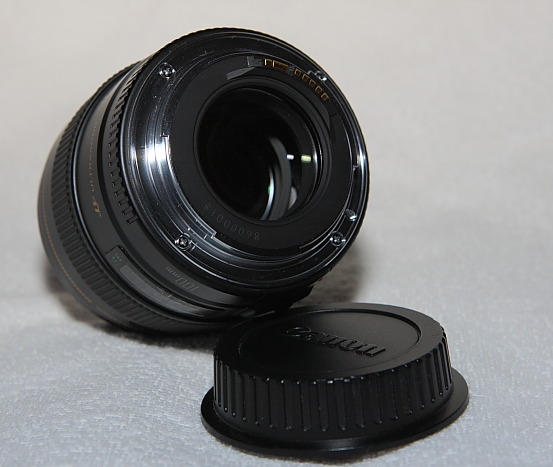Canon EF 100 f2  3.JPG