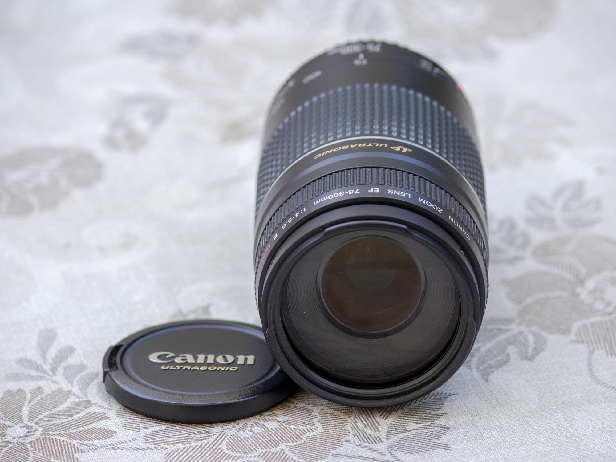 Canon_EF_75-300_III_USM_b.jpg