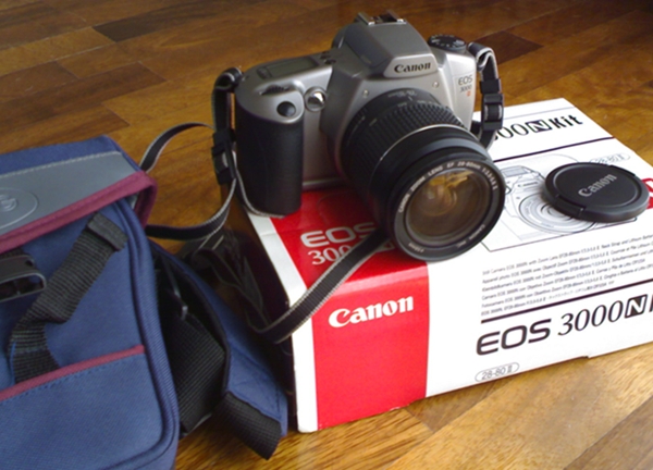 canon EOS3000.jpg