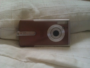 canon ixus davanti.jpg