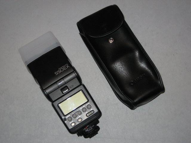 Canon_Speedlite_550EX_1_small.jpg