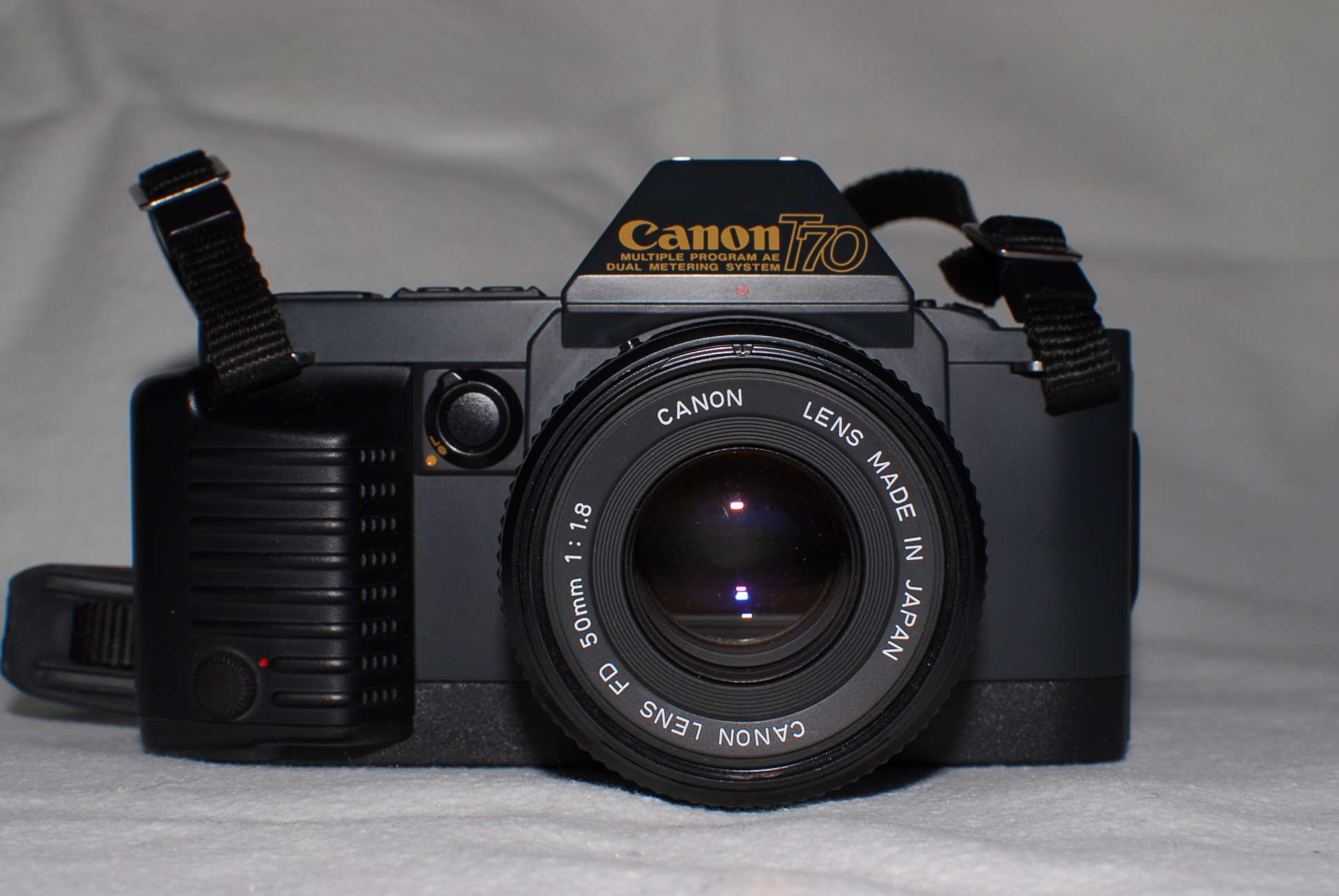 Canon_T70_front.jpg