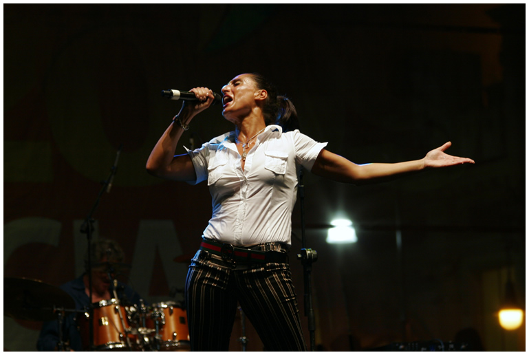cantante7_2.jpg