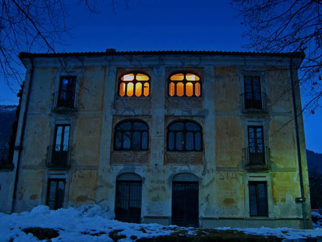 casa dell'orrore colori.jpg