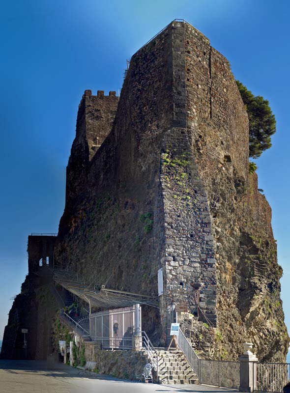 Castello-color.jpg