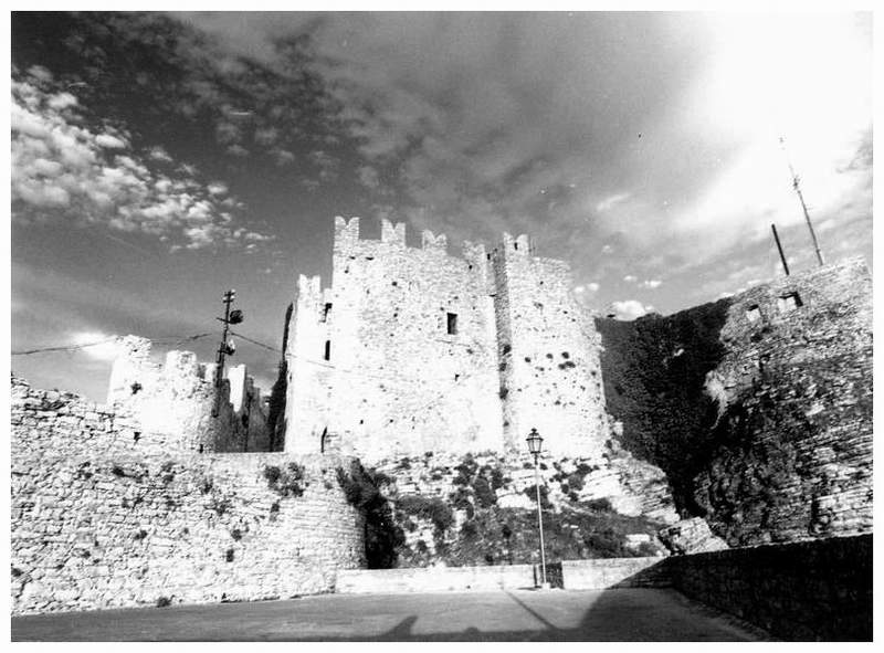 Castello Venere 20mm.JPG