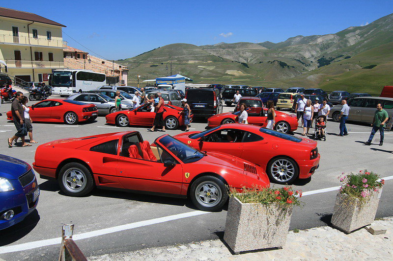 castelluccio_ferrari.jpg