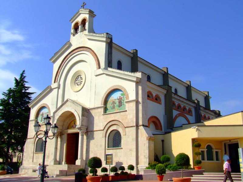 cattedrale-pietrelcina.jpg