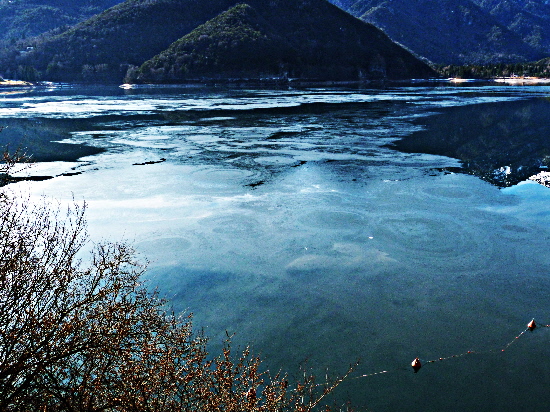 Cerchi nel lago 2.JPG