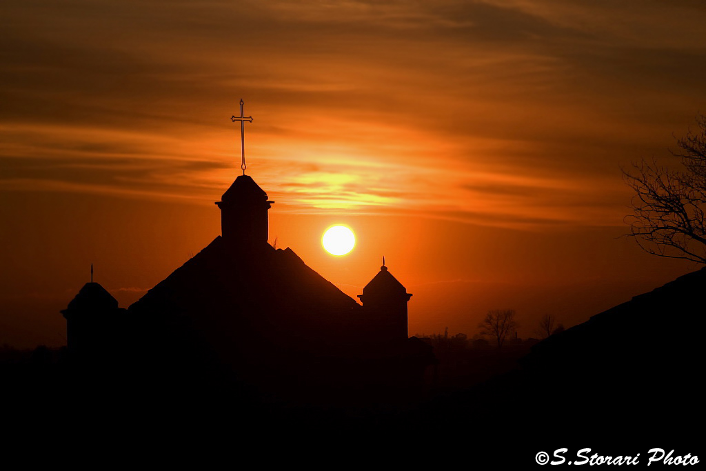 chiesa-del-cavo.jpg