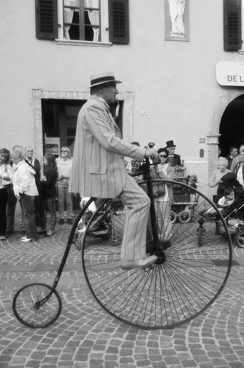 Ciclista d'altri tempi 2.jpg