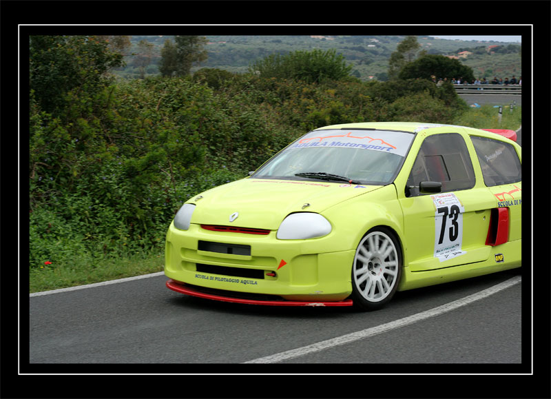 CLIO-V6-IN-GARA.jpg