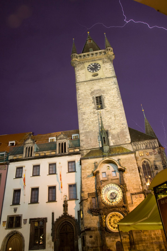 clock-lightning-.jpg