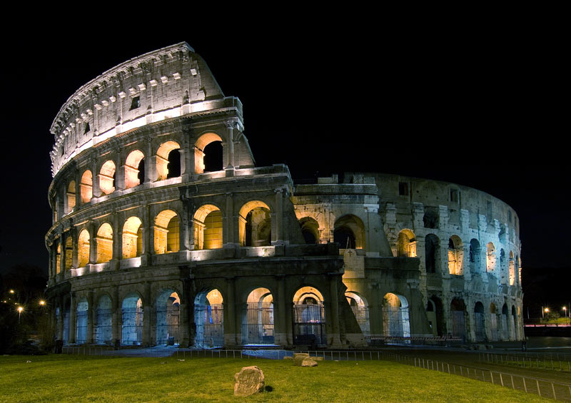 Colosseo-intero.jpg