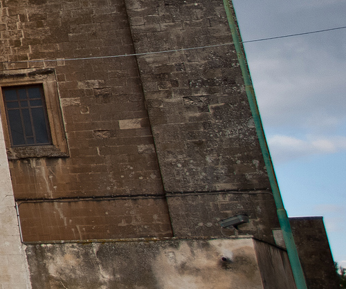 Crop f2.8.jpg