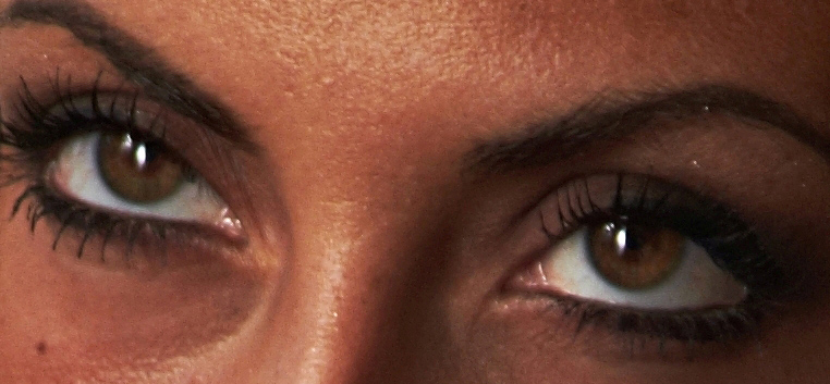crop occhi.jpg