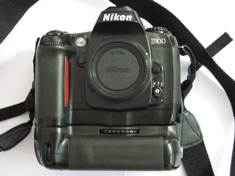 D100 front.jpg