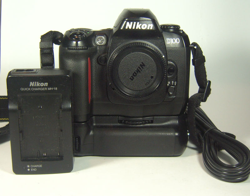 D100MB A.JPG