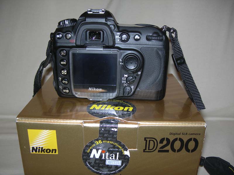 D200-Dorso.jpg