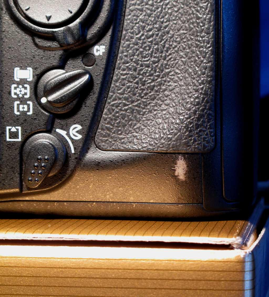 d300_ particolare graffio_IMG_2325_low.JPG