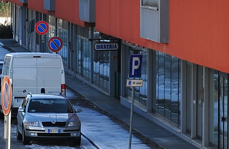 D700.crop.jpg