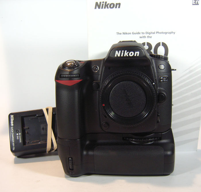 D80MB A.JPG