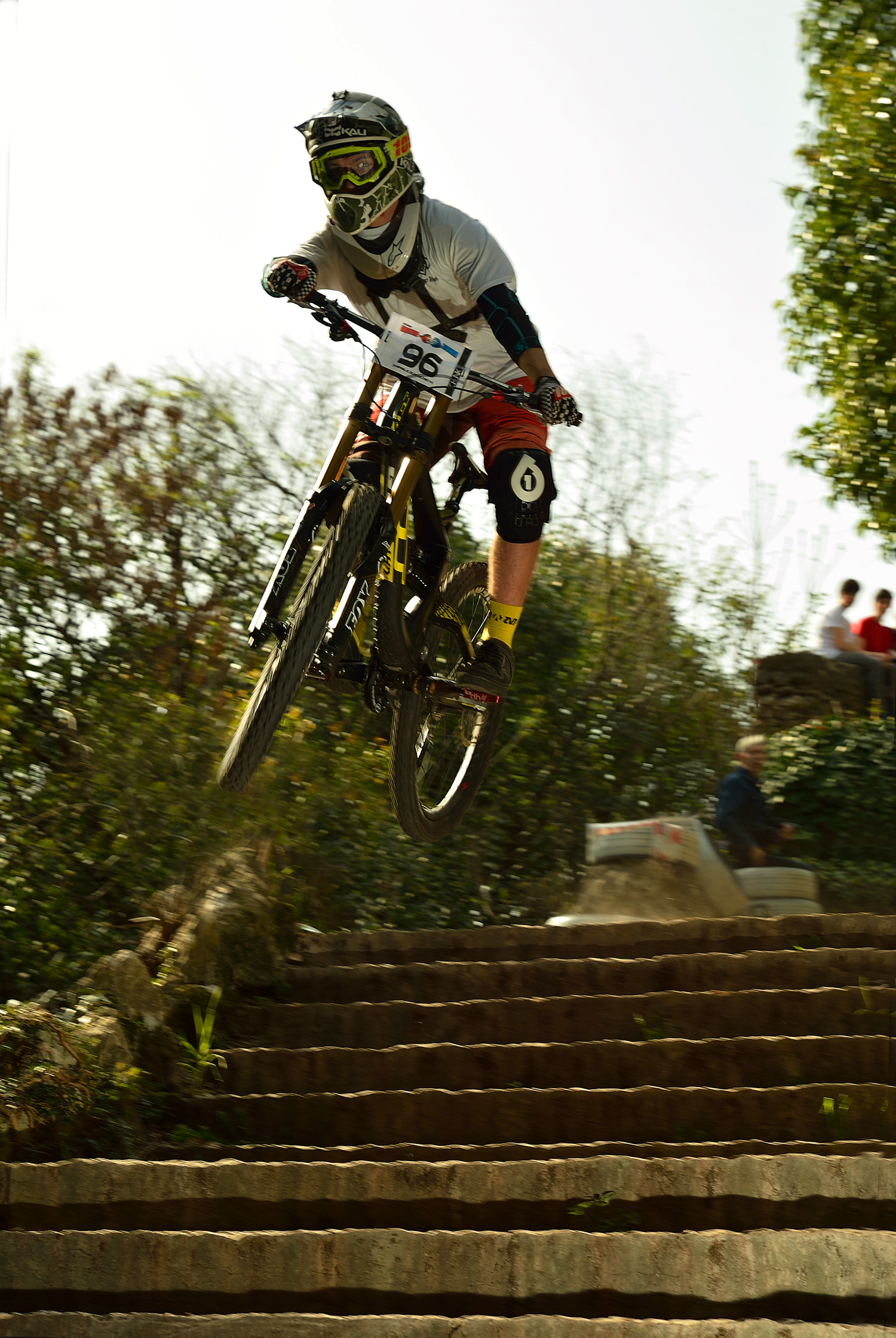 DH - Catch The Eye -.jpg