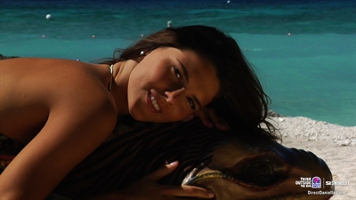 DirectDaniellaSmall_1580.jpg