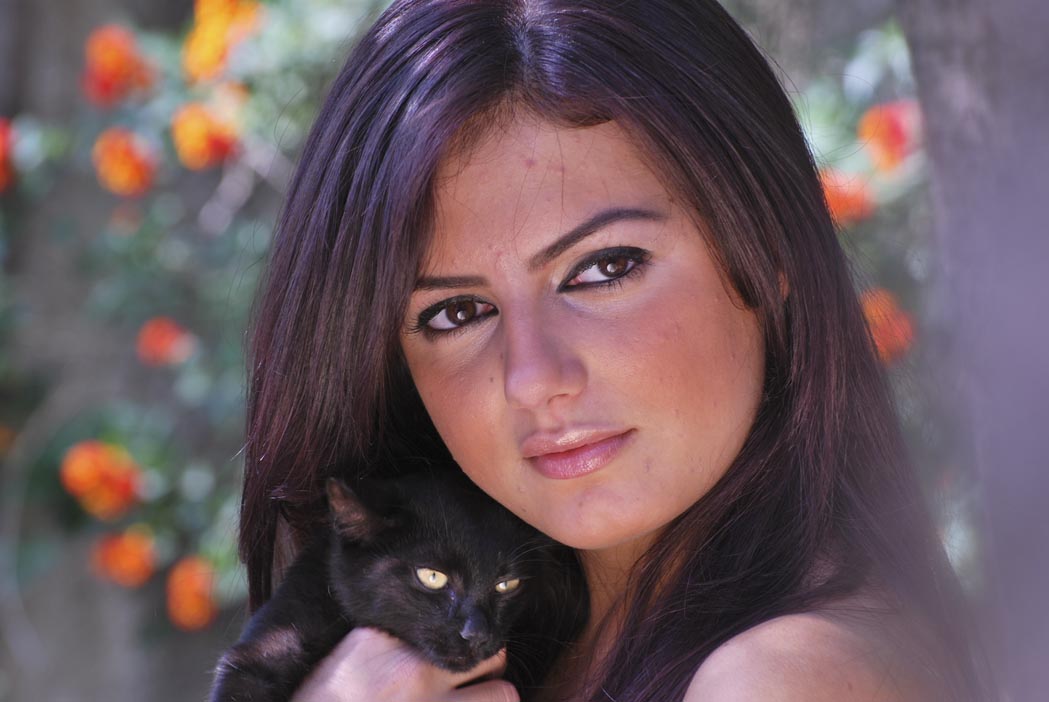 DOLCE GATTINA SINE POST.jpg