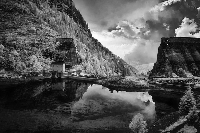 DSC_0001-(5)-bw-a.jpg