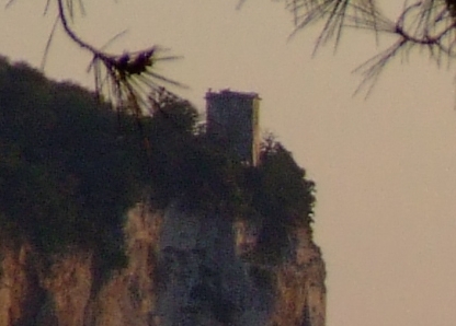 DSCF0385 crop4.jpg