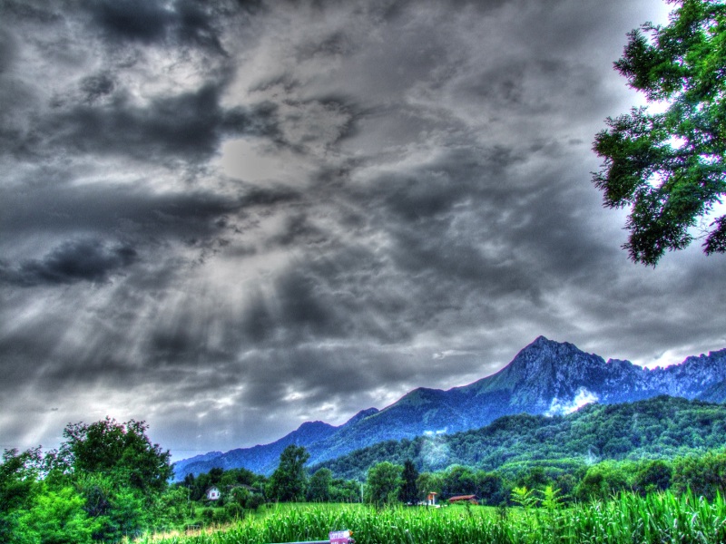 DSCF0797_8_9_tonemapped_800.jpg